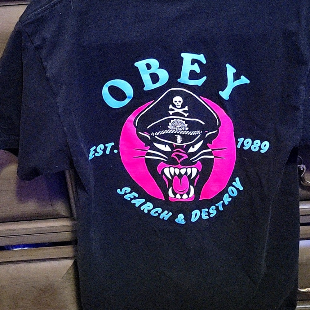 Obey Black Tshirt
